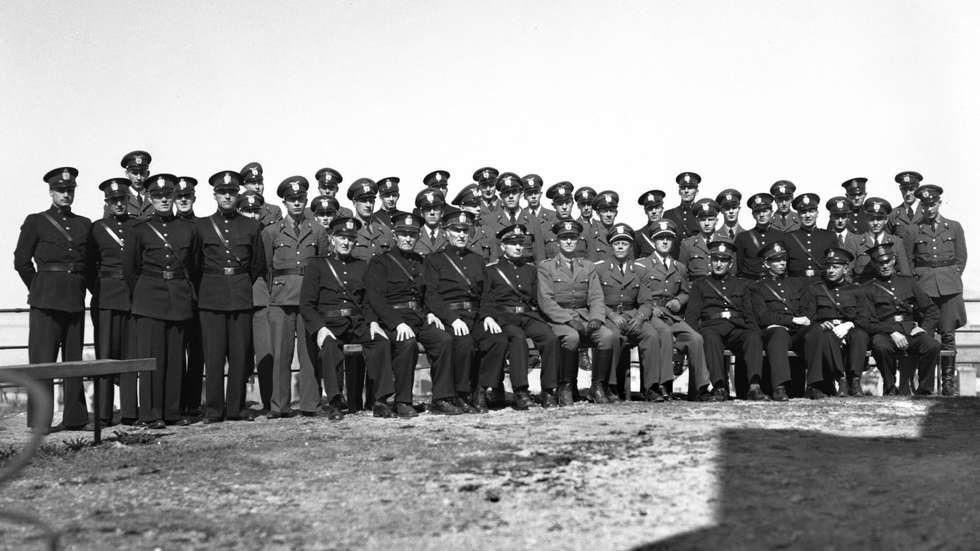 Fotografi av politiet i Ålesund fra 2. verdenskrig - Klikk for stort bilete